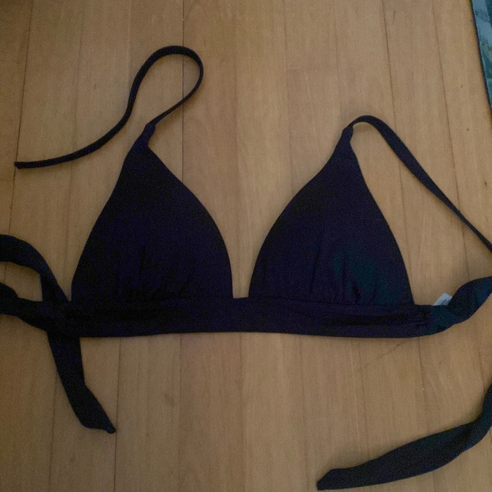 Black Victoria Secret bikini top. Size L